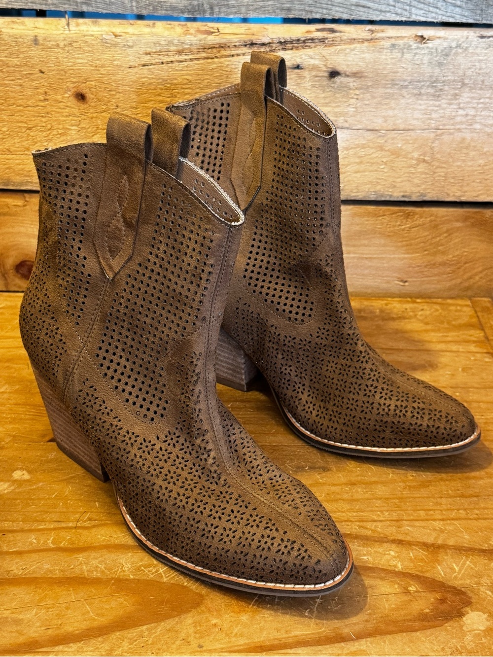 Coconuts by Matisse Backroad Western Perforated Suede Booties -  Size 7